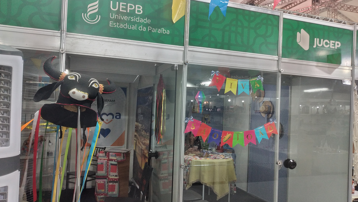 Procult se faz presente no Salão de Artesanato com stand institucional