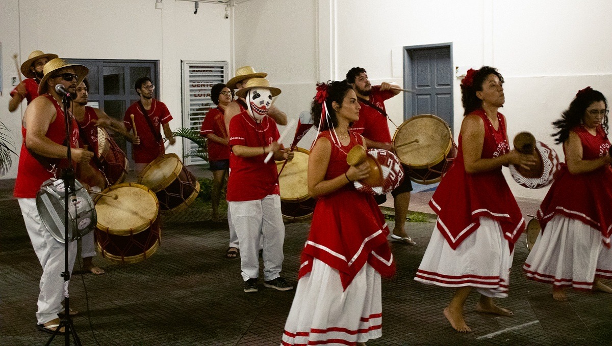 Centro Artístico recebe Danillo Mendes em vivência de Maracatu proposta pelo Batuque Nagô