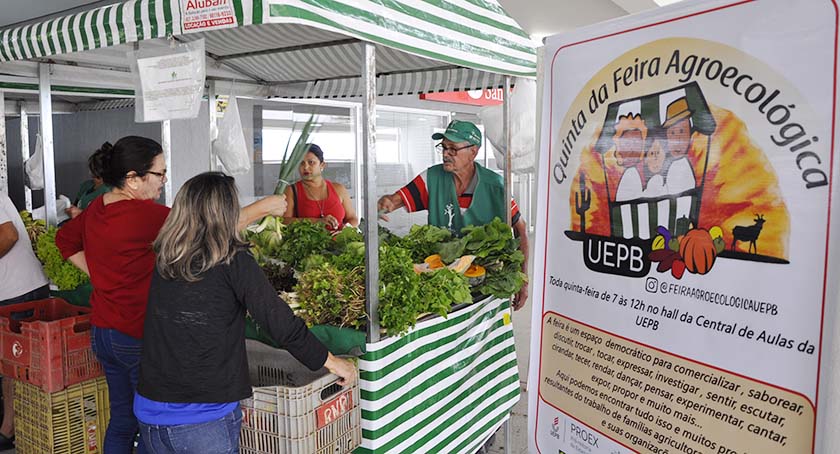 Feira Agroecológica da UEPB completa um ano de funcionamento levando alimentos saudáveis à população