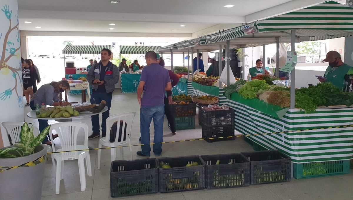 Café da manhã coletivo e depoimentos de produtores marcam retomada da Feira Agroecológica da Universidade Estadual