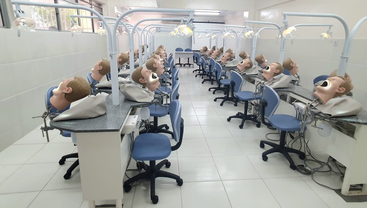 Inaugurado o Laboratório Pré-clínico do Departamento de Odontologia da Universidade Estadual da Paraíba