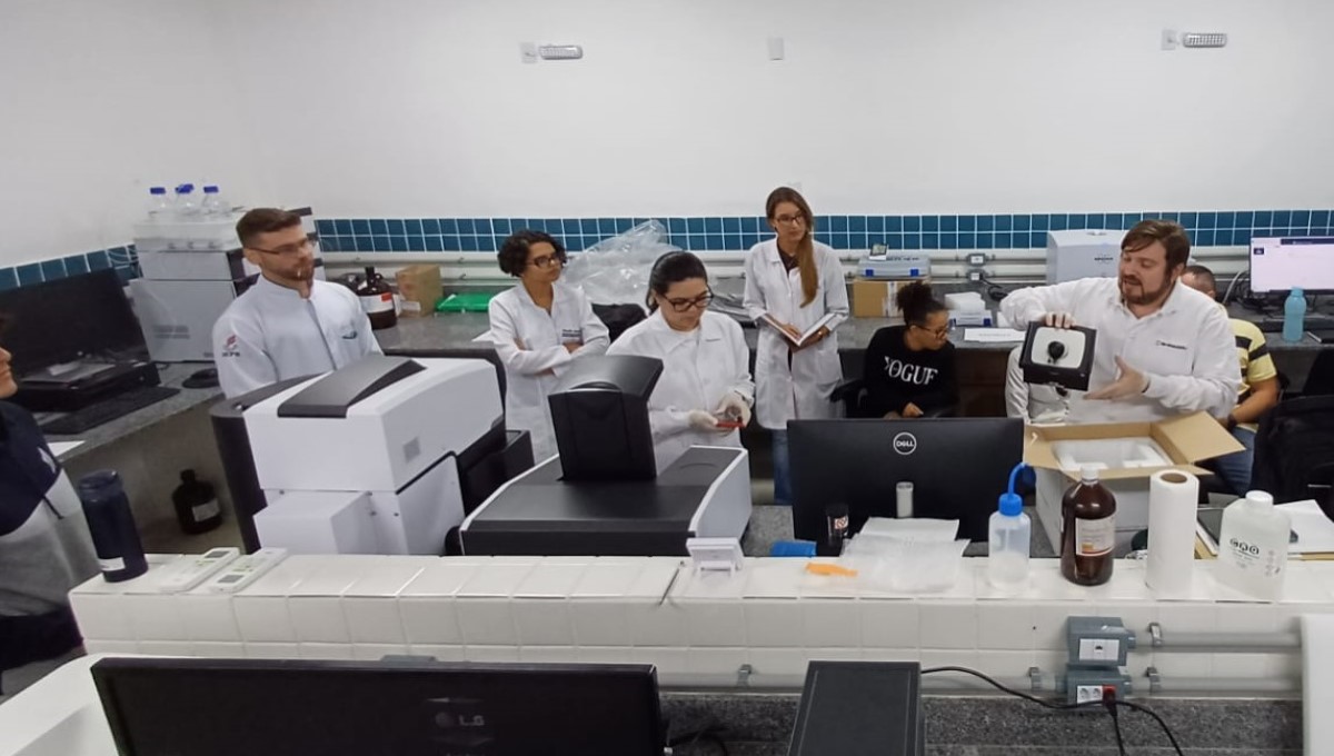 Laboratório da UEPB é o primeiro da América Latina a receber Microscópio acoplado a Infravermelho e Raman