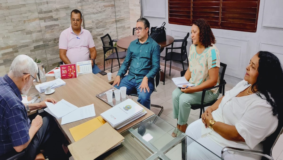 Universidade Estadual da Paraíba dialoga sobre emendas parlamentares com deputado federal