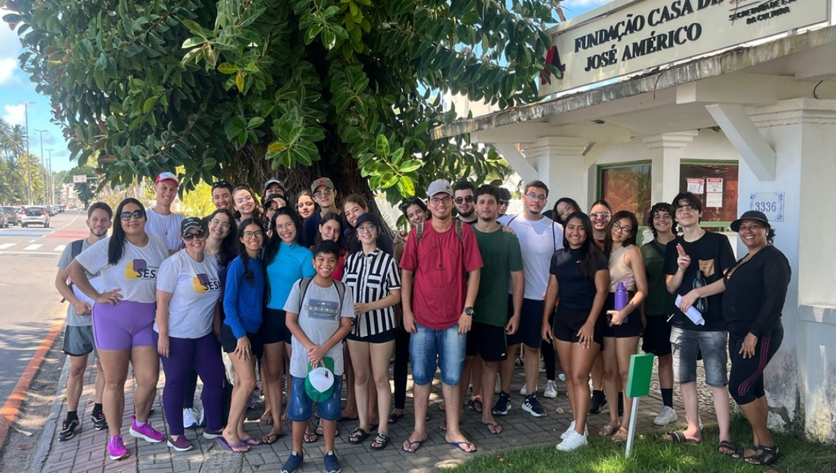 Estudantes dos câmpus I e V participam de atividade na orla do Cabo Branco unindo cultura e conhecimento