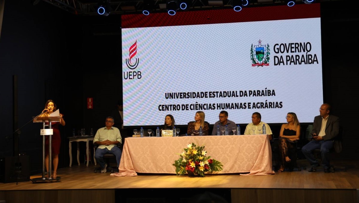 Solenidade marca posses de nova Direção do CCHA, EAC, Departamentos e Coordenação de cursos