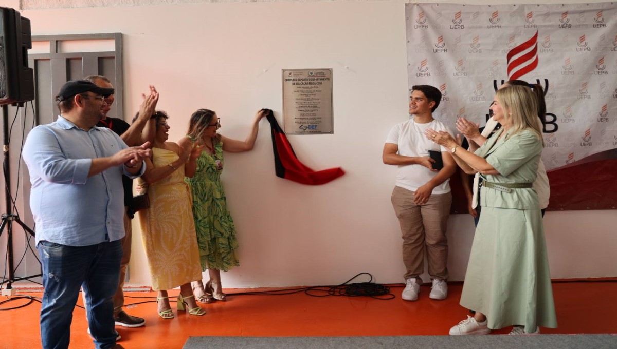 Departamento de Educação Física comemora 47 anos e entrega obras de revitalização de área esportiva