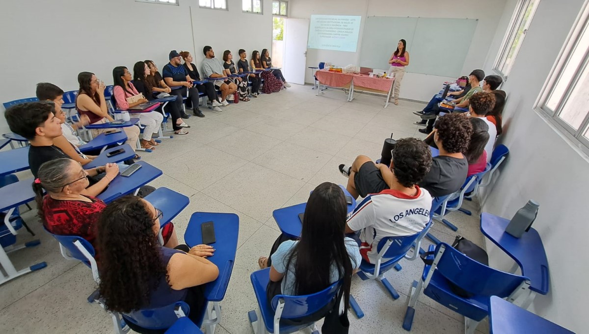 Reunião do Programa de Iniciação à Docência inicia socialização de experiências praticadas em escolas