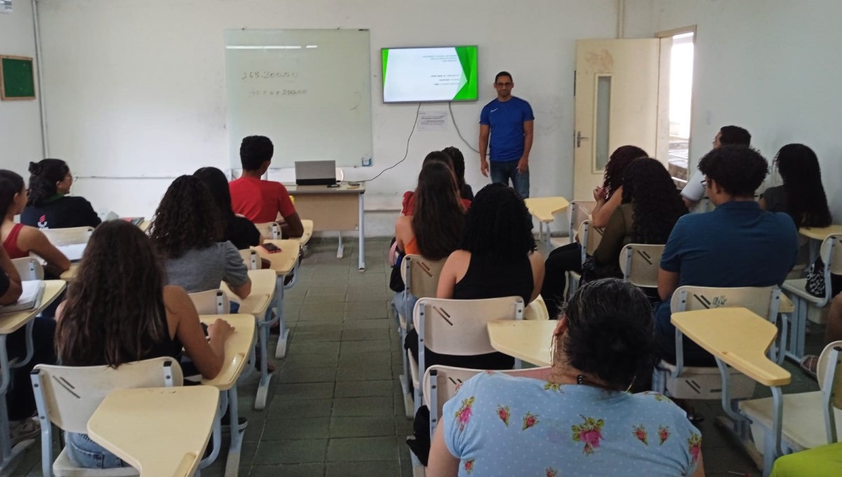 Pro-Enem é aprovado em edital federal e será contemplado com recursos para docentes e estudantes