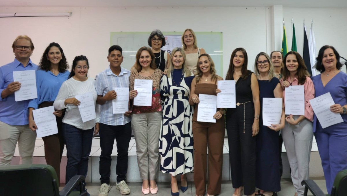Reitoria encerra ciclo de solenidades de posses com cerimônia de investiduras da nova gestão do CCBS