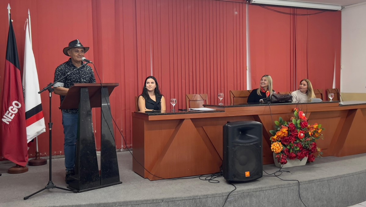 Programa Comunitário de Preparação para o Exame Nacional do Ensino Médio realiza aula inaugural